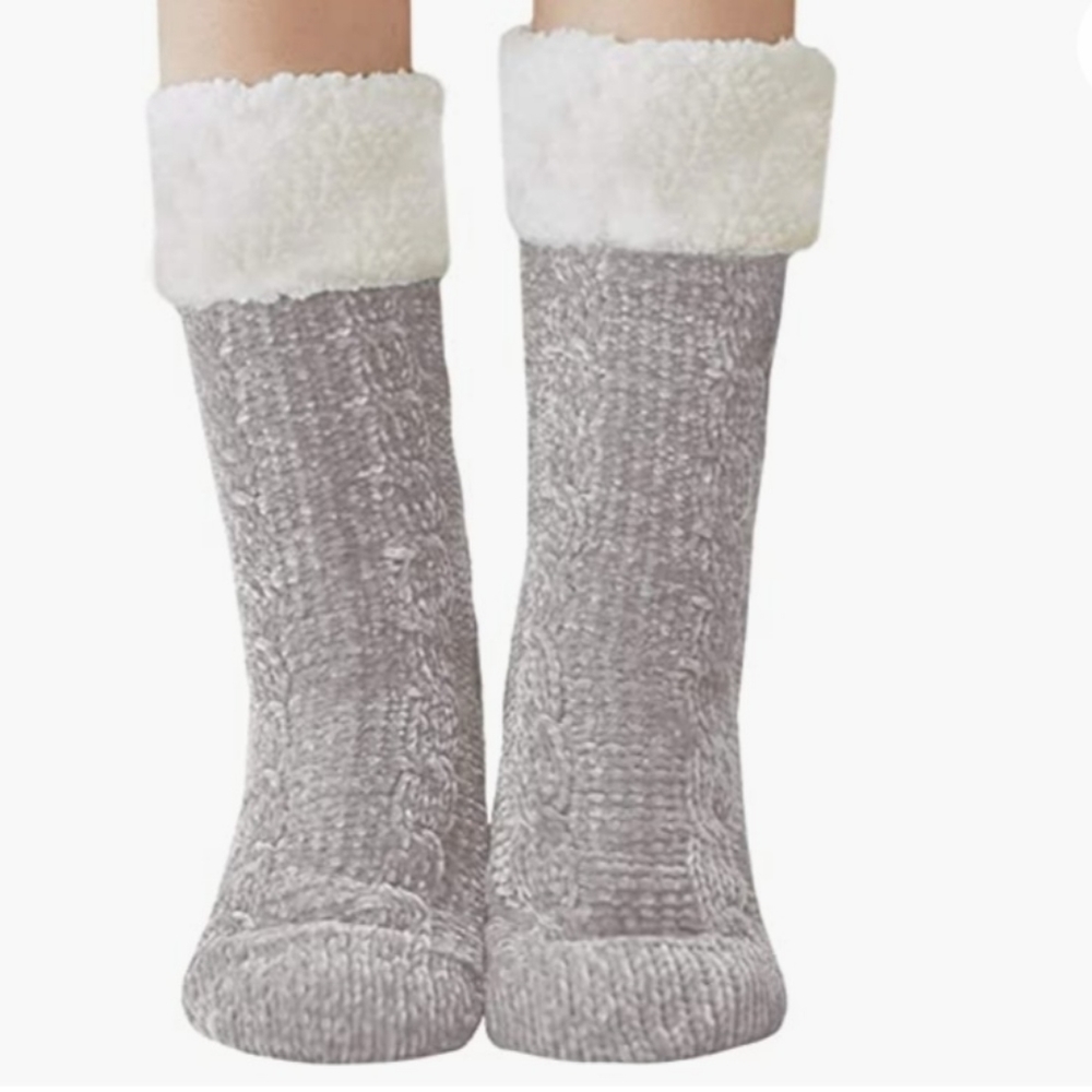 ๐4/$20 Cable Knit Slipper Socks - Picture 1 of 5